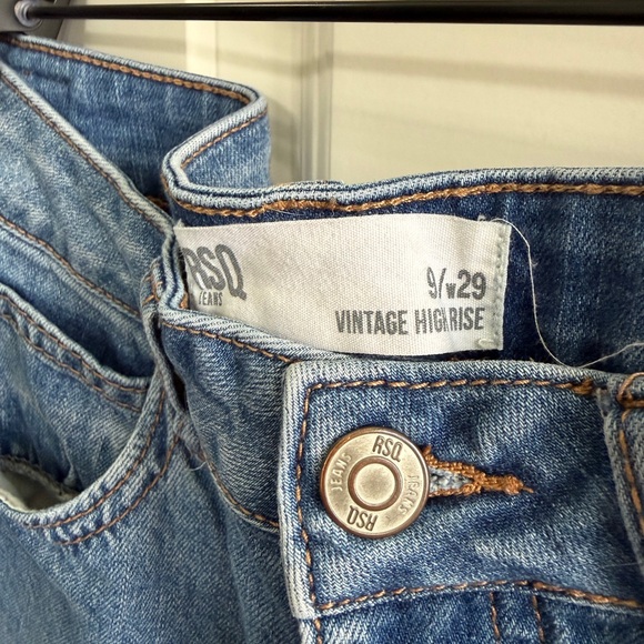 RSQ Vintage High Rise  Denim Button Fly Shorts. Size 9/29 juniors - Picture 2 of 9